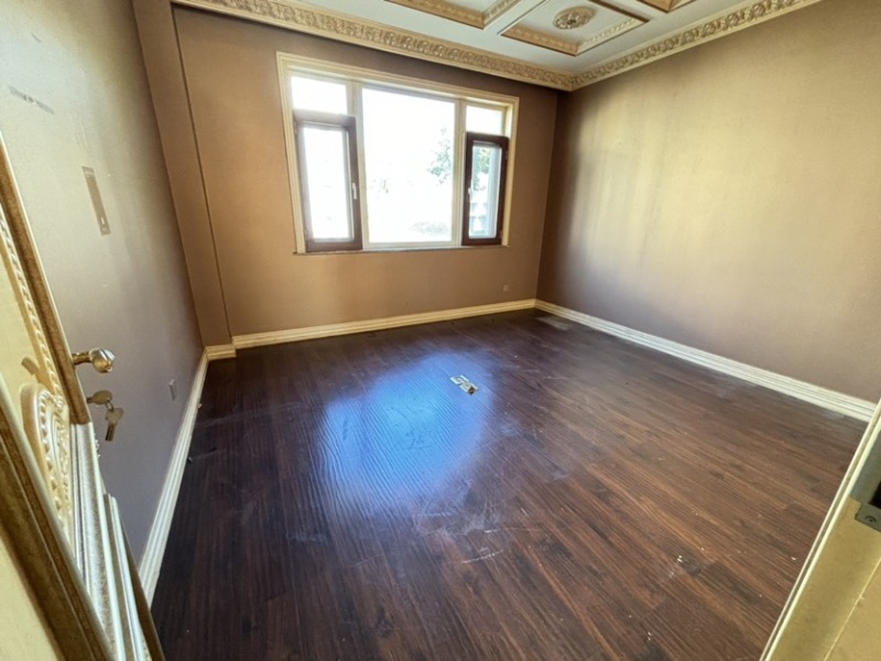 5室2廳3陽臺 金江小區(qū)熙苑別墅臥室