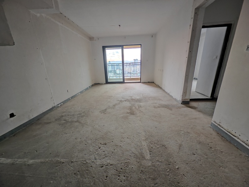 4室2廳4陽臺 藍光水岸公園客廳