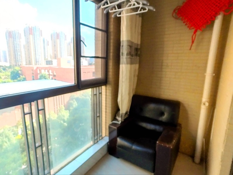 3室2廳2陽臺(tái) 盛高大城二期陽臺(tái)