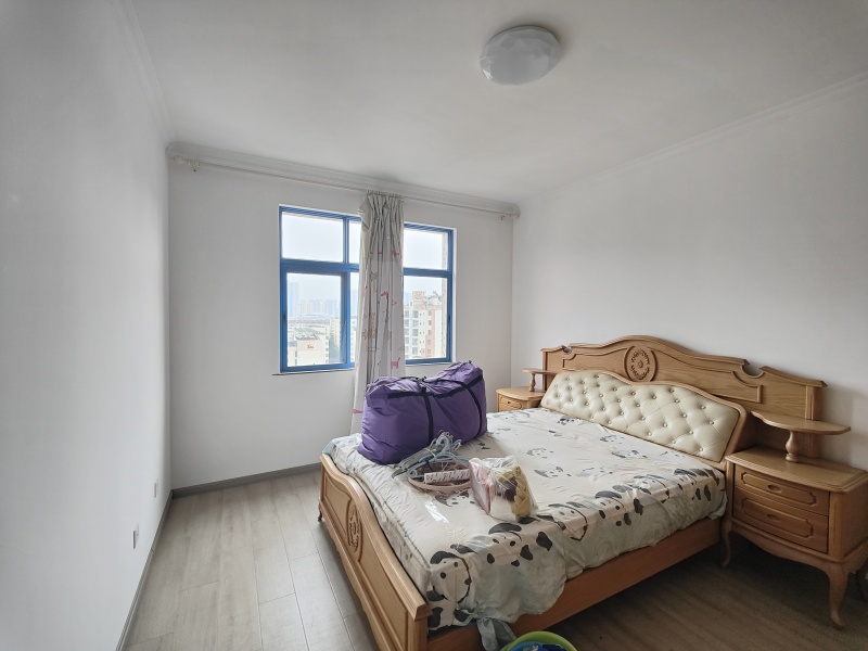 3室2廳1陽(yáng)臺(tái) 白龍新區(qū)臥室