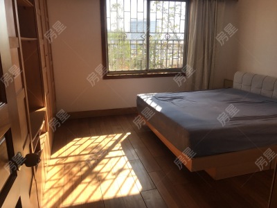 5室2廳1陽臺 龍翔苑