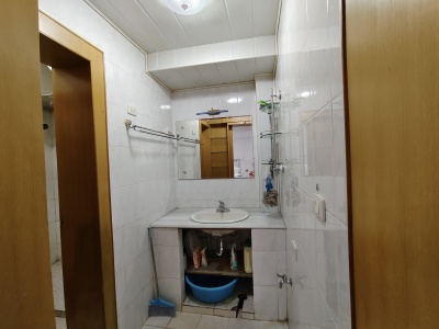 4室2廳1陽臺(tái) 船房小區(qū)