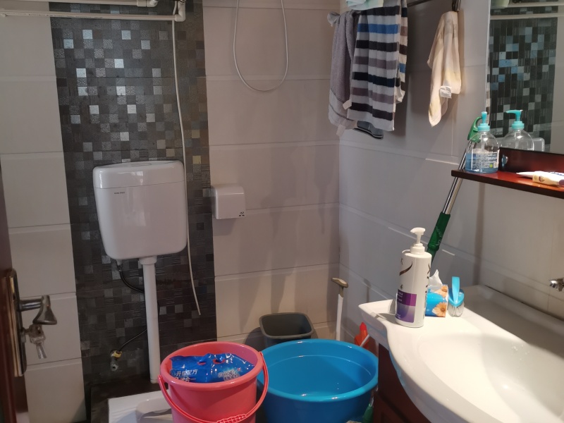 5室3廳3陽臺(tái) 時(shí)代風(fēng)華二期衛(wèi)生間