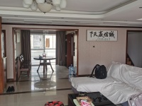 5室3廳3陽臺(tái) 時(shí)代風(fēng)華二期客廳