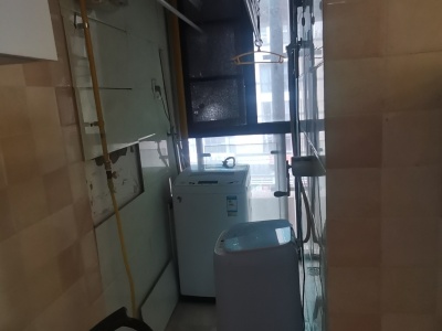 3室2廳2陽臺 金泰國際一期陽臺