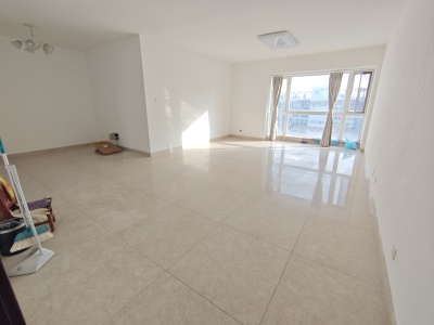 4室2廳3陽臺 金江小區(qū)云苑