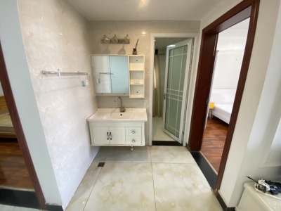 2室2廳1陽(yáng)臺(tái) 萬(wàn)彩城二期