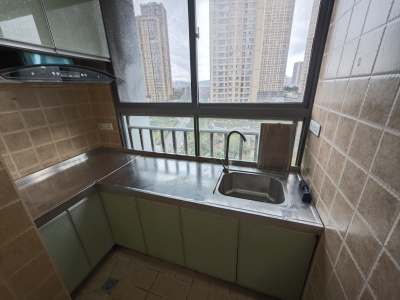 1室1廳1陽(yáng)臺(tái) 溪畔麗景