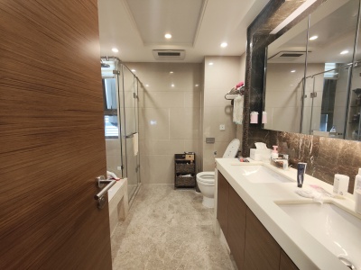 5室2廳2陽(yáng)臺(tái) 七彩俊園