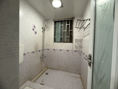 3室2廳1陽臺 東驤神駿一期衛(wèi)生間