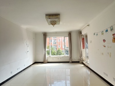 3室2廳2陽(yáng)臺(tái) 滇池泊屋