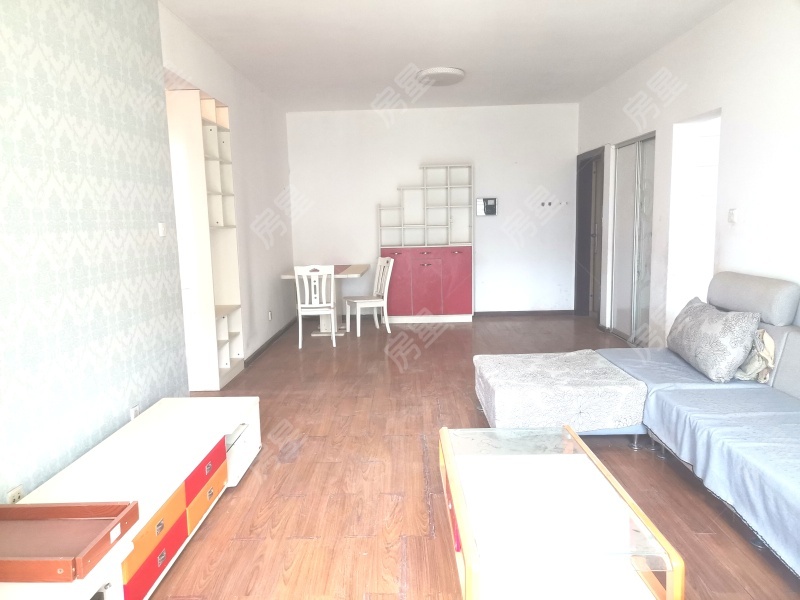 2室2廳3陽臺 遠洋風(fēng)景客廳