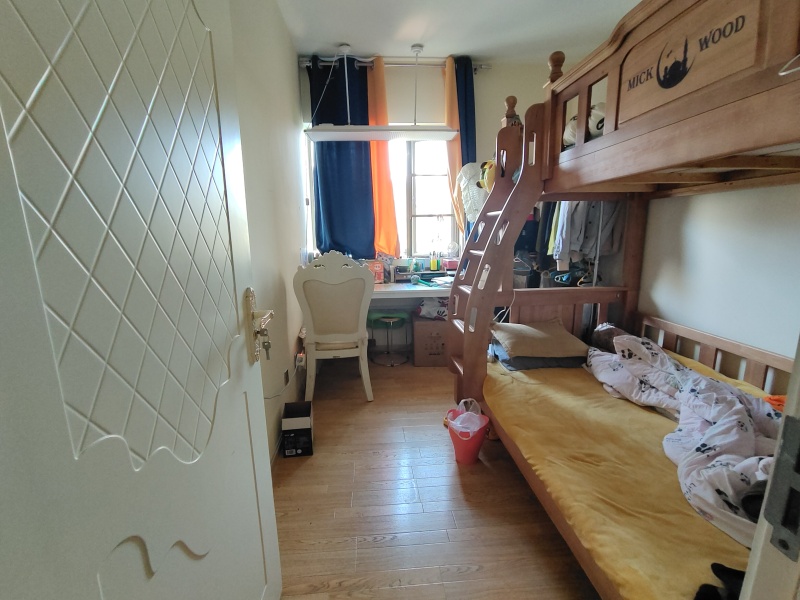 4室2廳2陽臺(tái) 金馬悅城書房