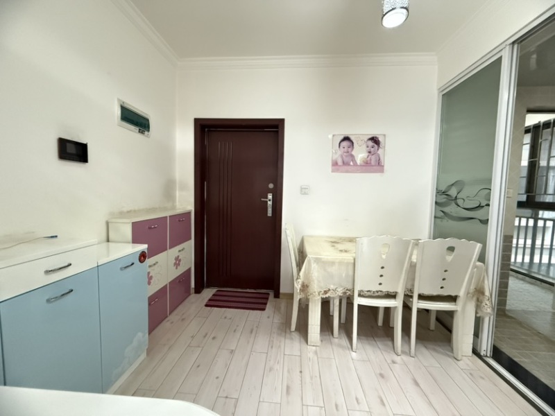 3室2廳1陽臺 東驤神駿一期餐廳