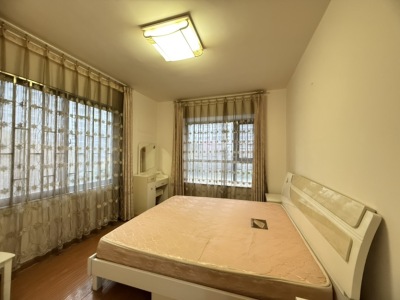 3室2廳1陽臺 東驤神駿一期臥室