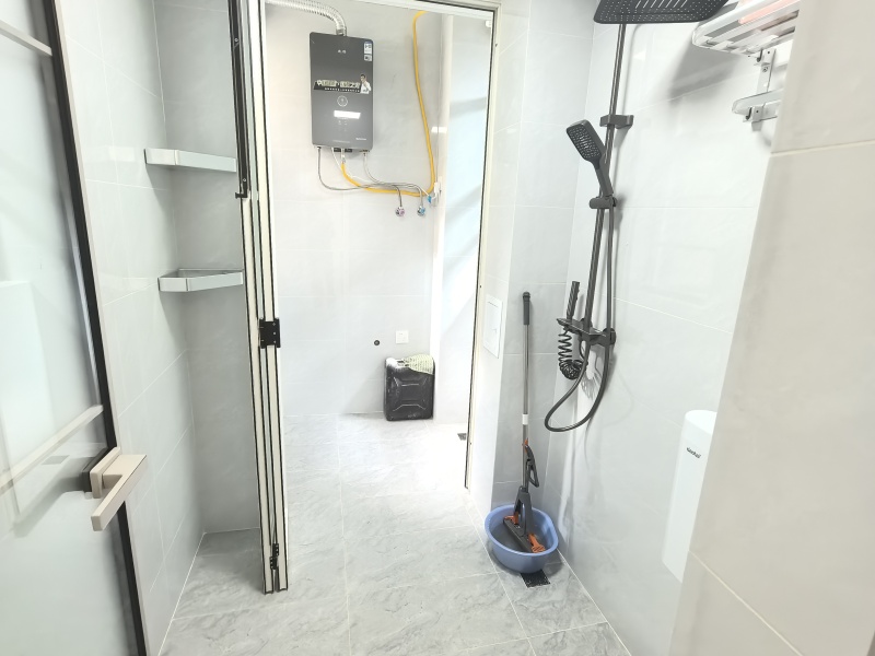 3室2廳2陽臺 招商雍和府一期衛(wèi)生間