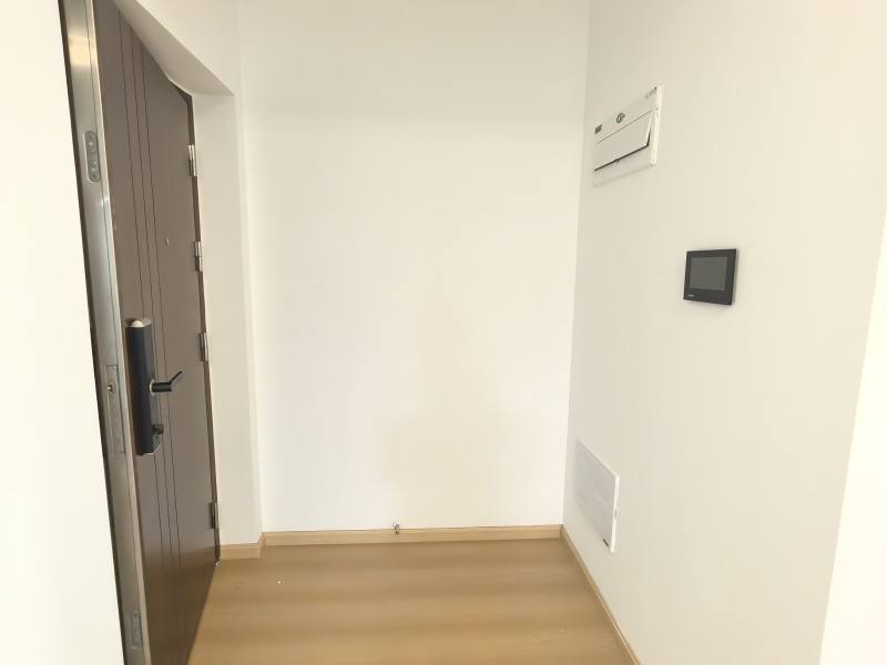 3室2廳2陽臺 招商雍和府一期門廳