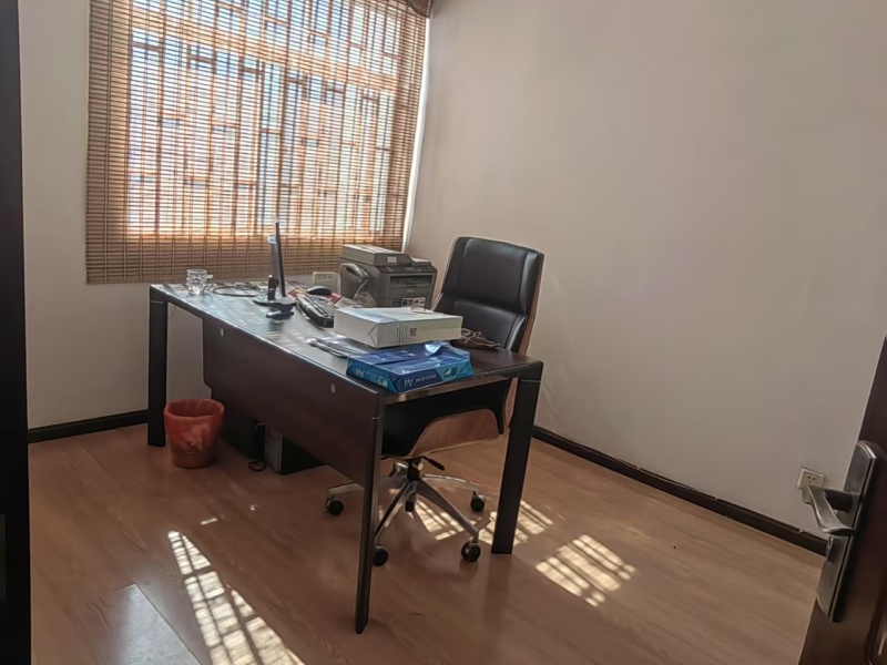 5室2廳3陽(yáng)臺(tái) 麗陽(yáng)星城一期臥室