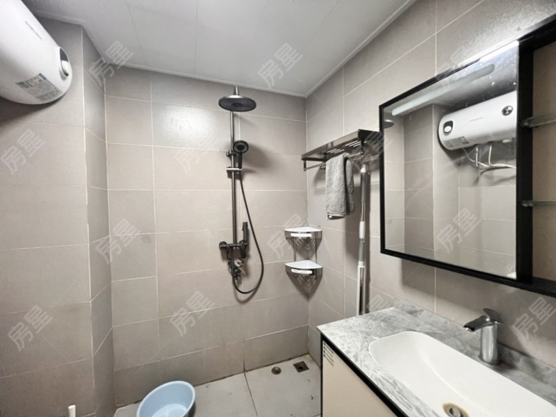 1室1廳1陽臺 七彩之門衛(wèi)生間