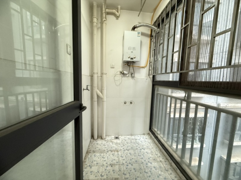 3室2廳1陽臺 東驤神駿一期陽臺