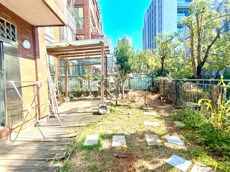 3室2廳 龍江雅苑自家花園