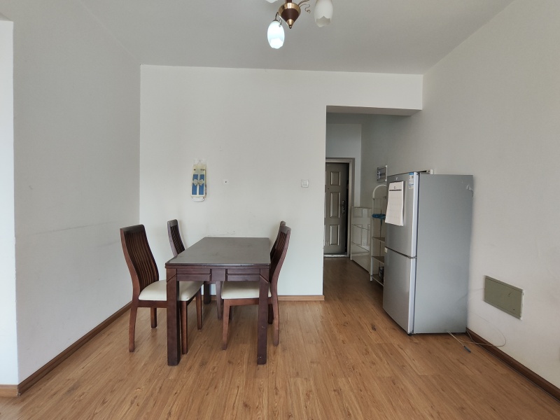 2室2廳1陽臺 時光俊園餐廳