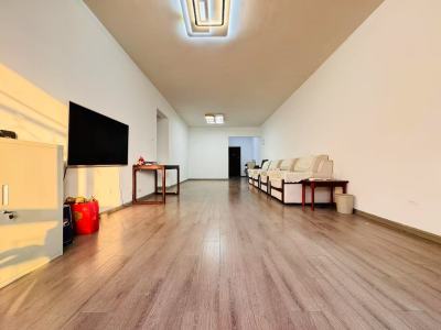 3室2廳2陽臺(tái) 西南海天璽苑