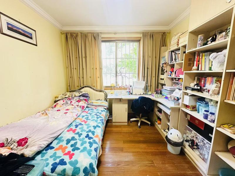 4室2廳2陽(yáng)臺(tái) 月牙塘小區(qū)臥室