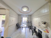 5室2廳2陽臺 玫瑰灣小區(qū)別墅餐廳