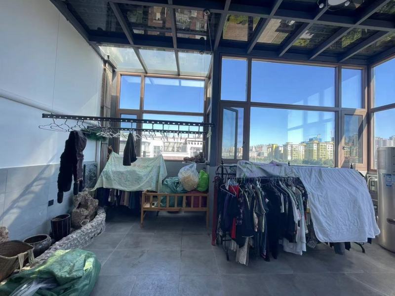 4室2廳2陽(yáng)臺(tái) 滇池衛(wèi)城橡尚陽(yáng)臺(tái)