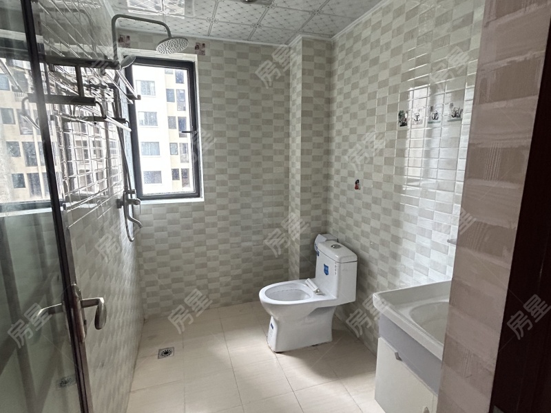 3室2廳1陽臺 國?，F(xiàn)代城海棠苑衛(wèi)生間