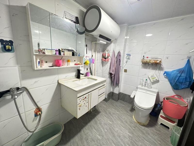 2室2廳2陽臺(tái) 世紀(jì)城玉春苑衛(wèi)生間