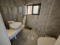 4室2廳3陽臺(tái) 藍(lán)光水岸公園衛(wèi)生間