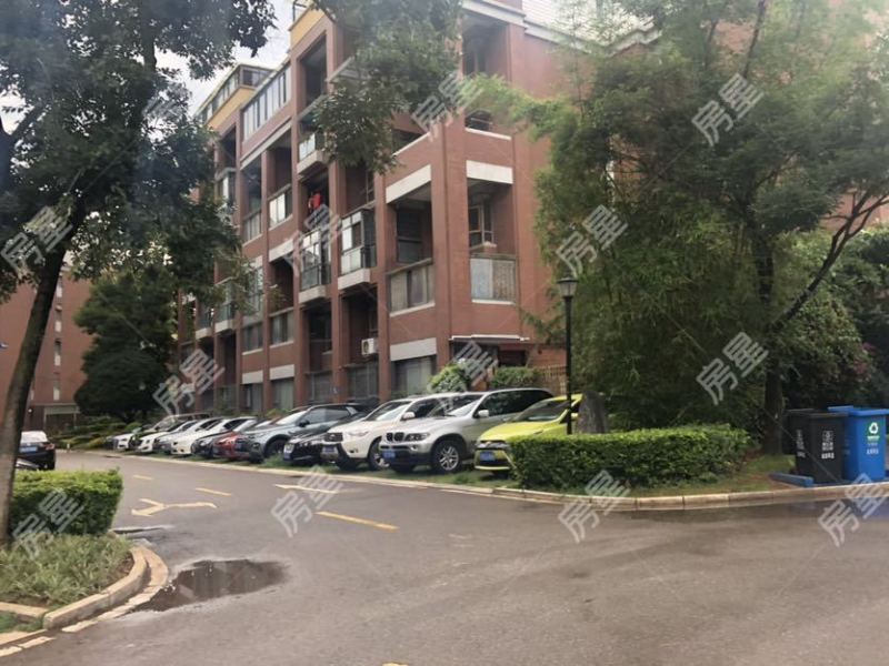 4室2廳2陽(yáng)臺(tái) 滇池衛(wèi)城橡尚其他