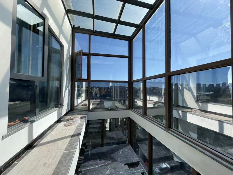 4室2廳2陽(yáng)臺(tái) 滇池衛(wèi)城橡尚陽(yáng)臺(tái)