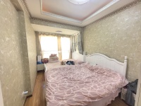 5室2廳2陽臺 玫瑰灣小區(qū)別墅臥室