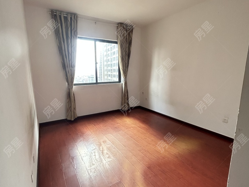 3室2廳1陽臺 國?，F(xiàn)代城海棠苑臥室