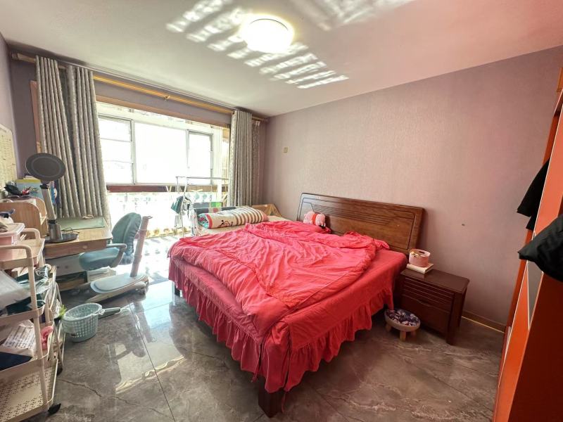 2室2廳2陽臺(tái) 世紀(jì)城玉春苑臥室