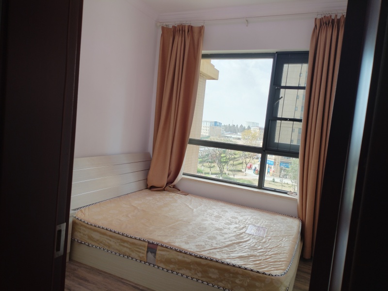 3室2廳2陽臺(tái) 藍(lán)光水岸公園臥室