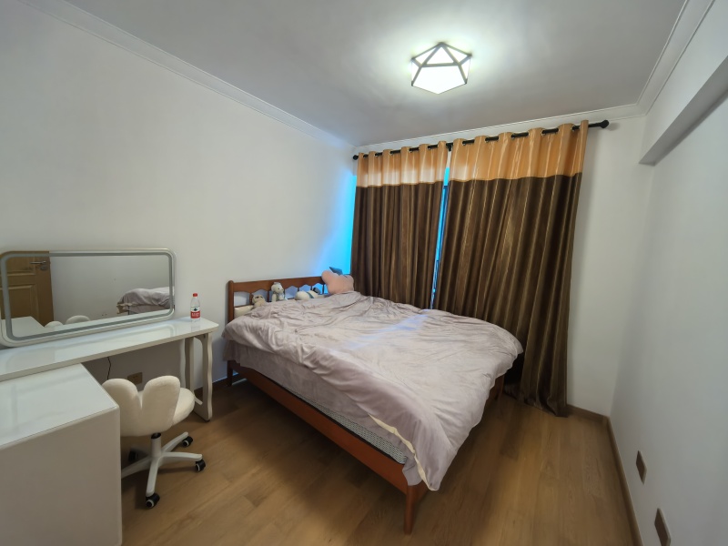 3室2廳1陽(yáng)臺(tái) 金地星月臥室