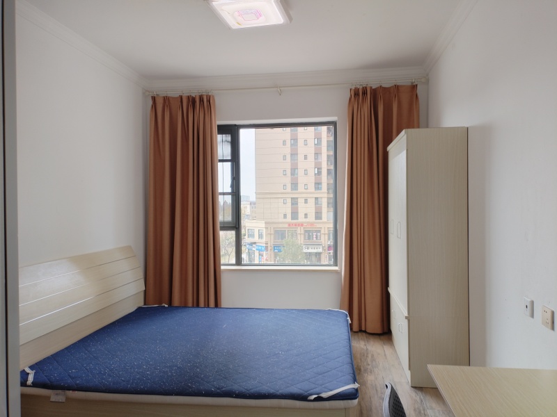 3室2廳2陽臺(tái) 藍(lán)光水岸公園臥室