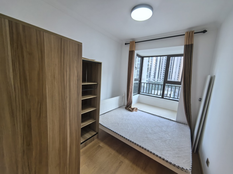 3室2廳1陽(yáng)臺(tái) 金地星月臥室