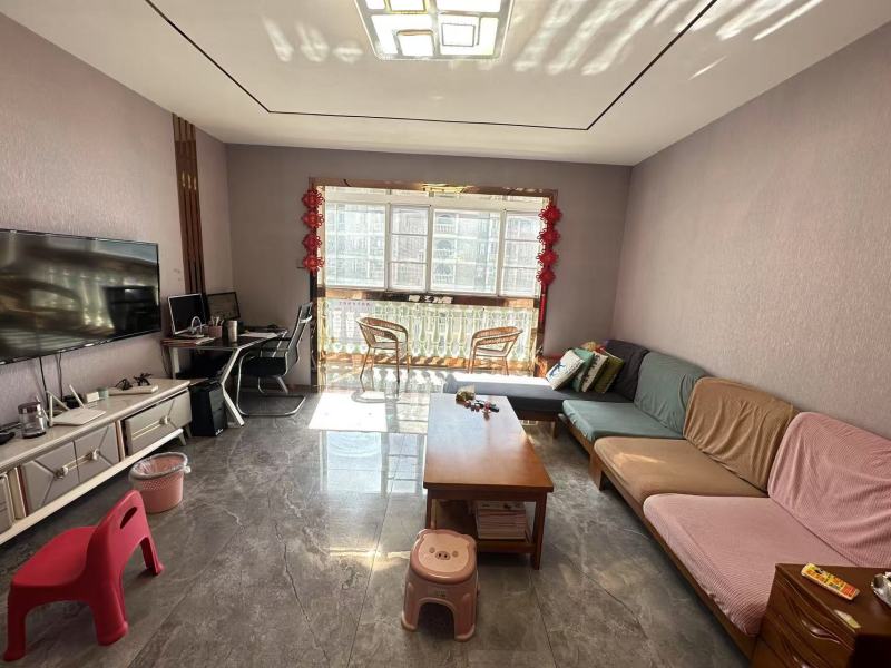 2室2廳2陽臺(tái) 世紀(jì)城玉春苑客廳