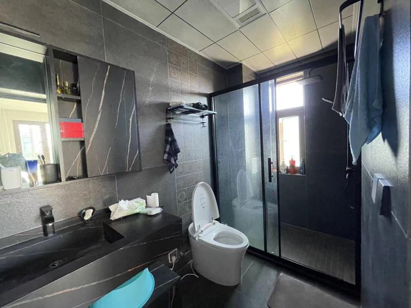 4室2廳2陽(yáng)臺(tái) 滇池衛(wèi)城橡尚衛(wèi)生間