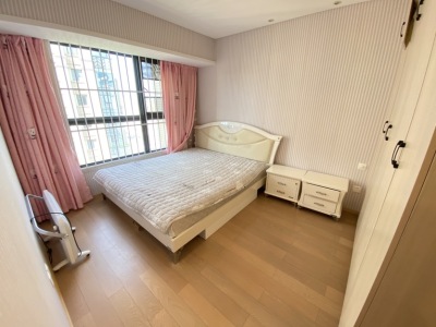 3室2廳1陽臺(tái) 濱江俊園塞納組團(tuán)