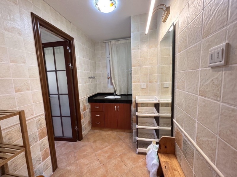 6室2廳3陽臺 東鳴佳苑別墅衛(wèi)生間