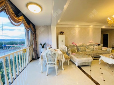 4室2廳2陽(yáng)臺(tái) 湖畔之夢(mèng)