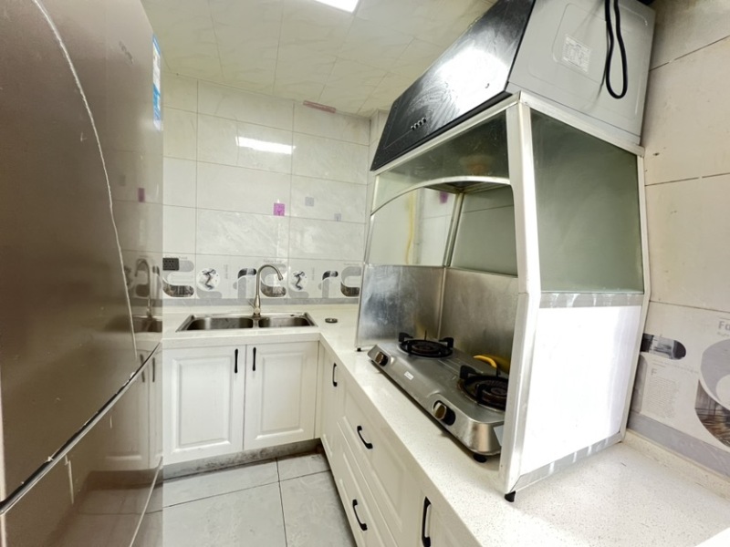 3室1廳1陽臺(tái) 棕樹營小區(qū)廚房