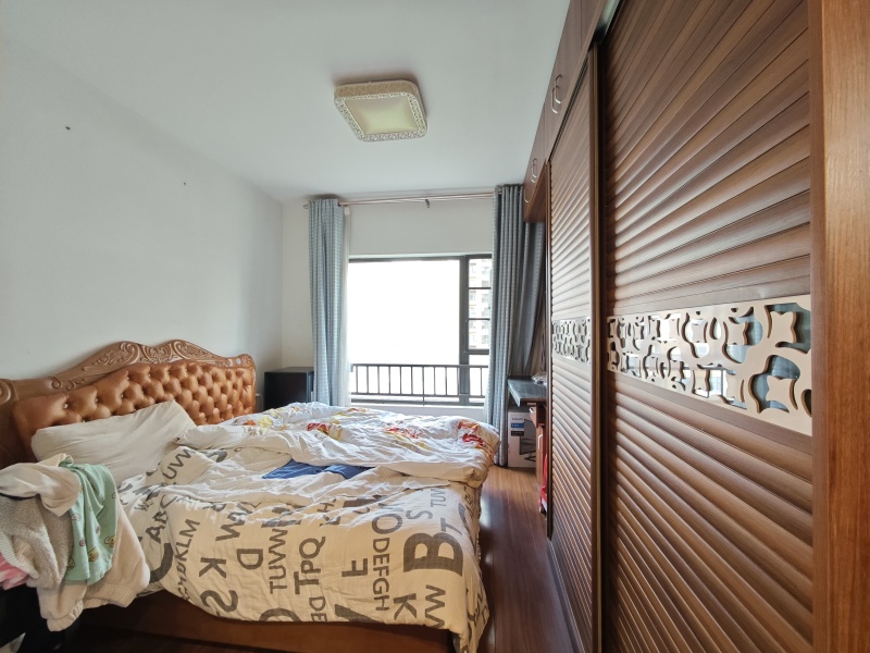 3室2廳2陽臺(tái) 魅力之城二、四期臥室