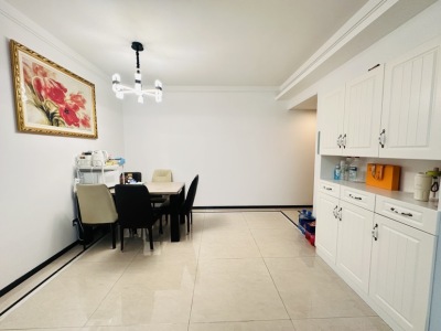 3室2廳1陽臺(tái) 海倫堡中央廣場